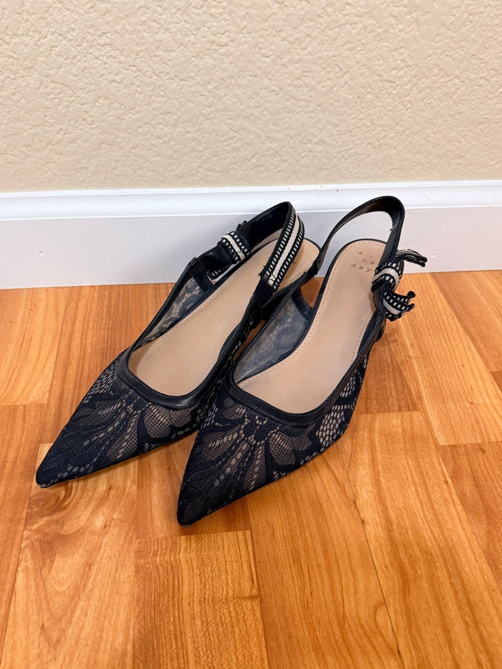 A new day Black Lace Pointed Slingback Kitten Heels